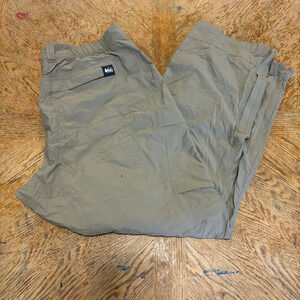 REI Co-Op Pants Mens 38x30 Convertible Shorts Khaki Poly Hiking Mens Wear Tan